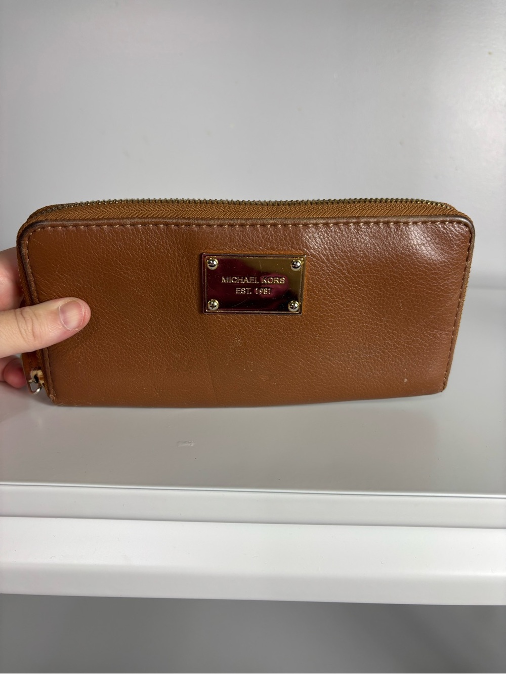 MICHAEL KORS Tan Leather Zip Wallet with Gold Plaque